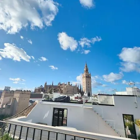 Appartement Lovely 1-bedroom Loft With Terrace. Amazing View. *
